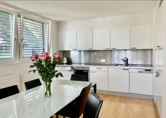Stunning 2 Bedroom Geneva Апартаменты